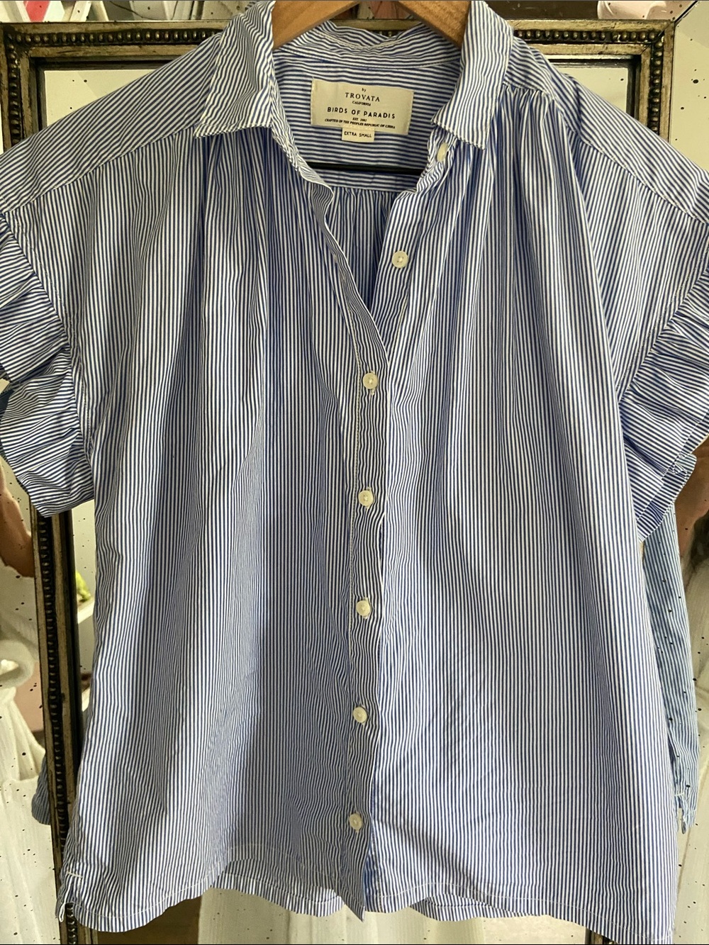 •TROVATA• birds of paradis 100% cotton pinstripe blouse